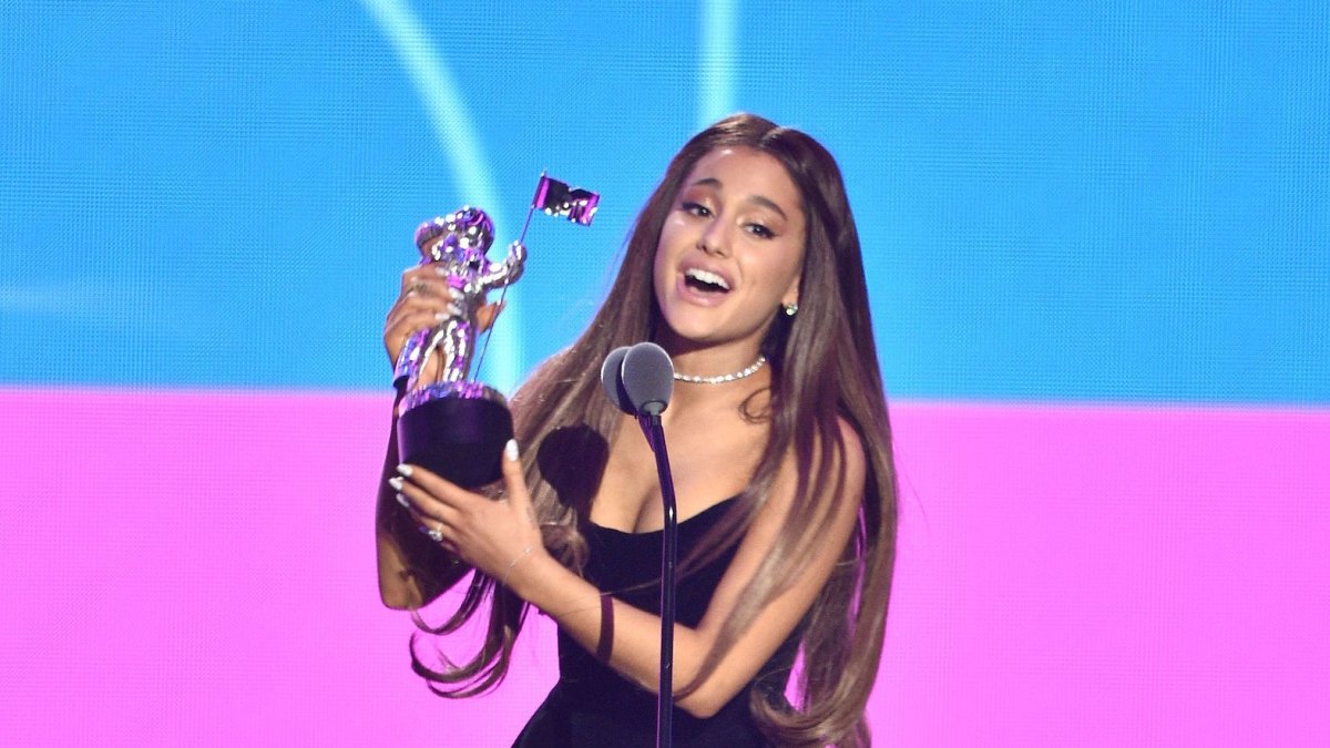 Ariana Grande Accepting an Award at the 2018 VMAs