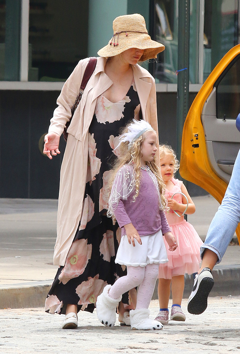 Blake Lively Baby Bump Daughters