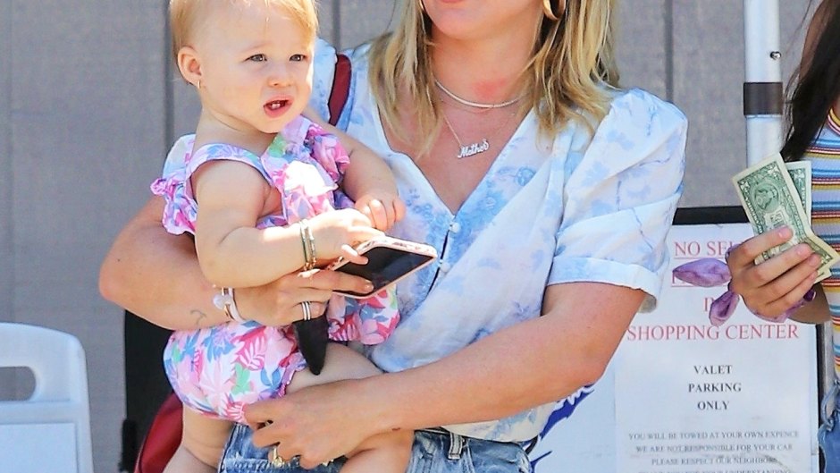 Hilary Duff Lunch date Daughter Banks