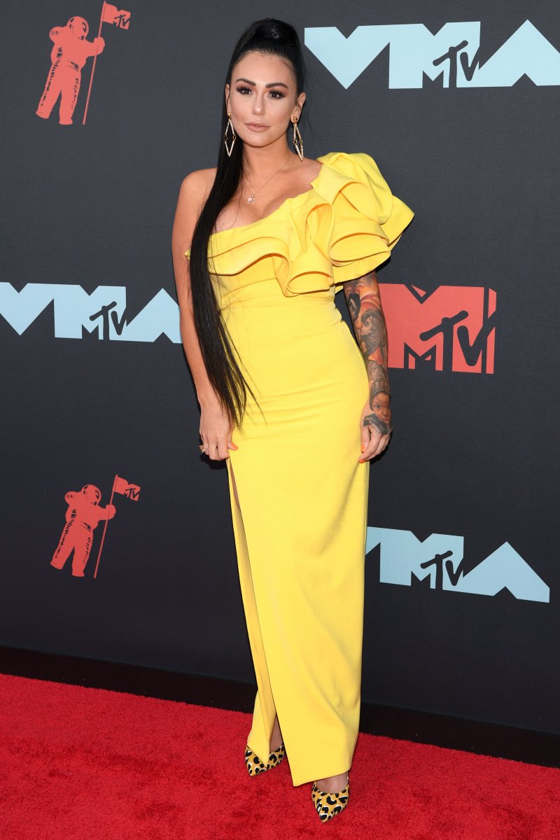 JWoww wearing a yellow dress at the 2019 VMAs