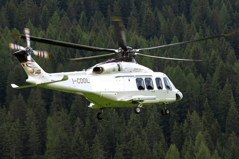 Miley Cyrus Kaitlynn Carter Helicopter Ride