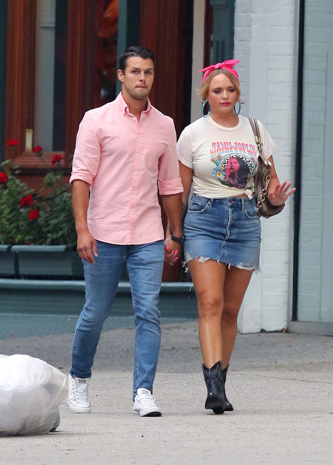 Miranda-Lambert-Helps-Bring-Husband-Brendan's-Son-to-the-Doctor