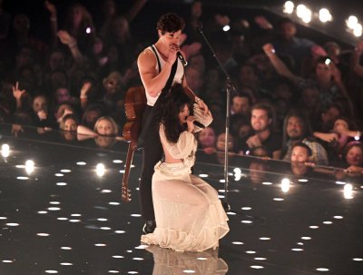 Shawn Mendes Camila Cabello Heat Up Performance MTV VMAS 2019