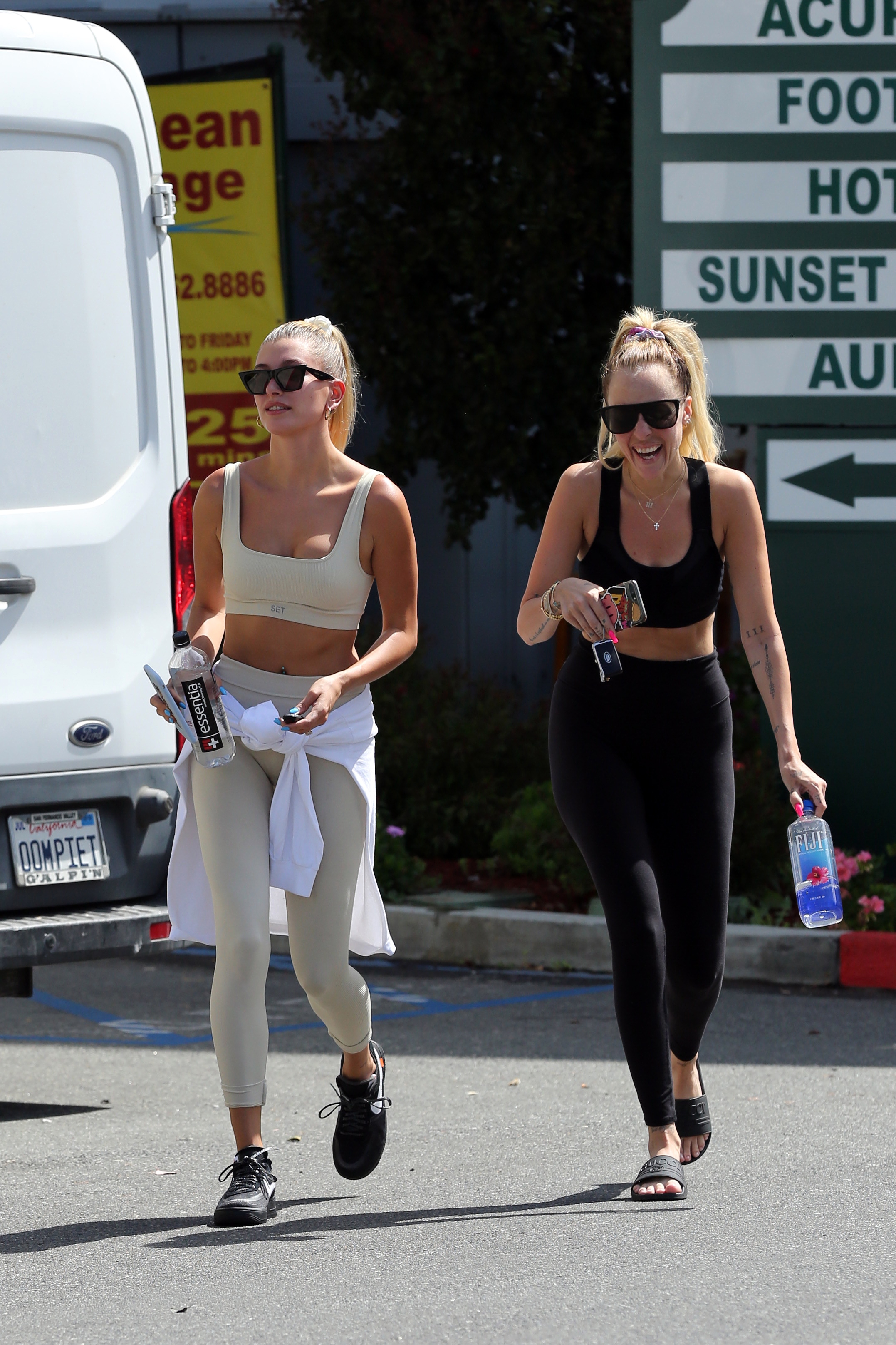 Hailey Baldwin in Workout Clothes