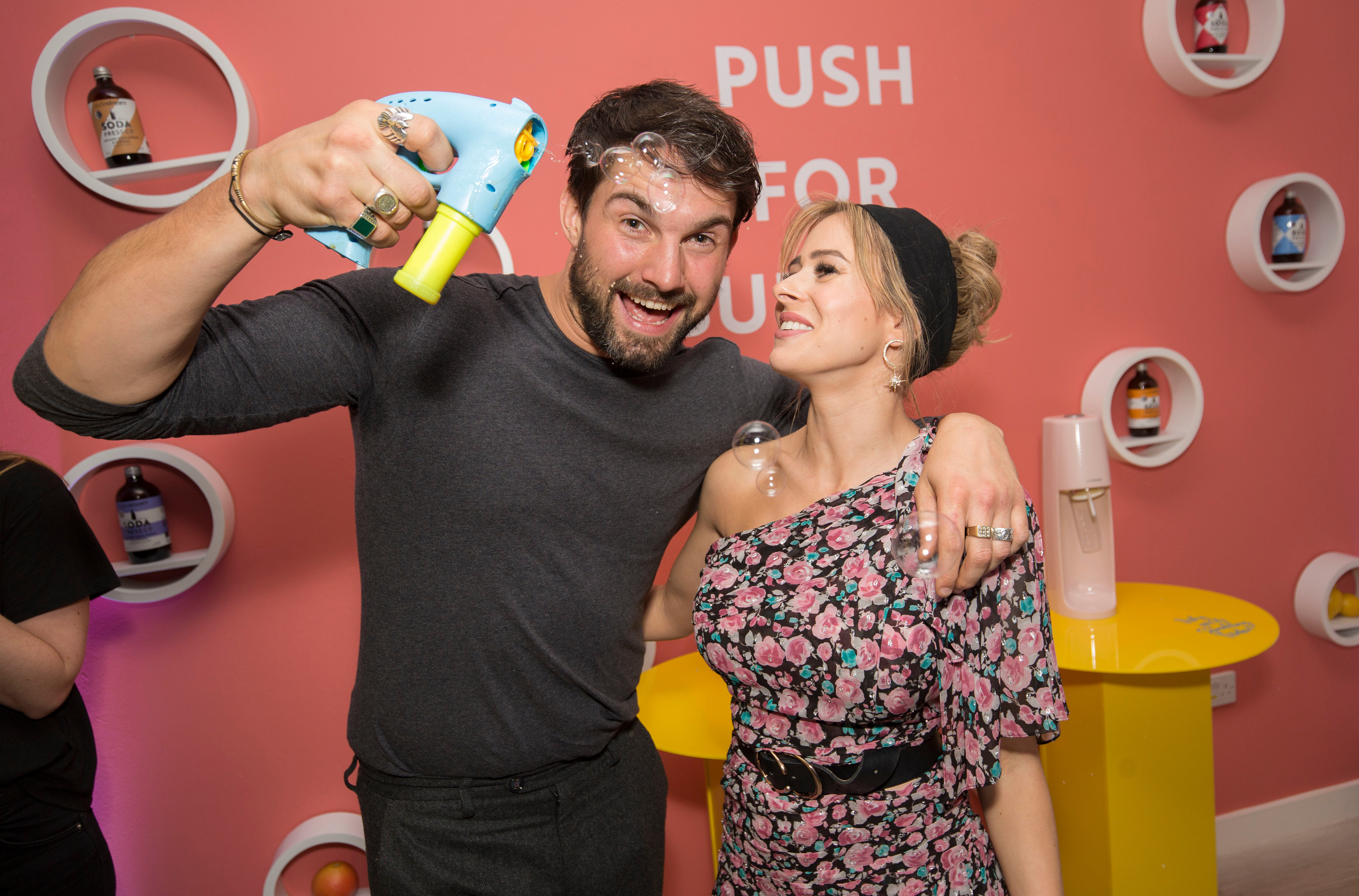 Jamie Jewitt, Camilla Thurlow