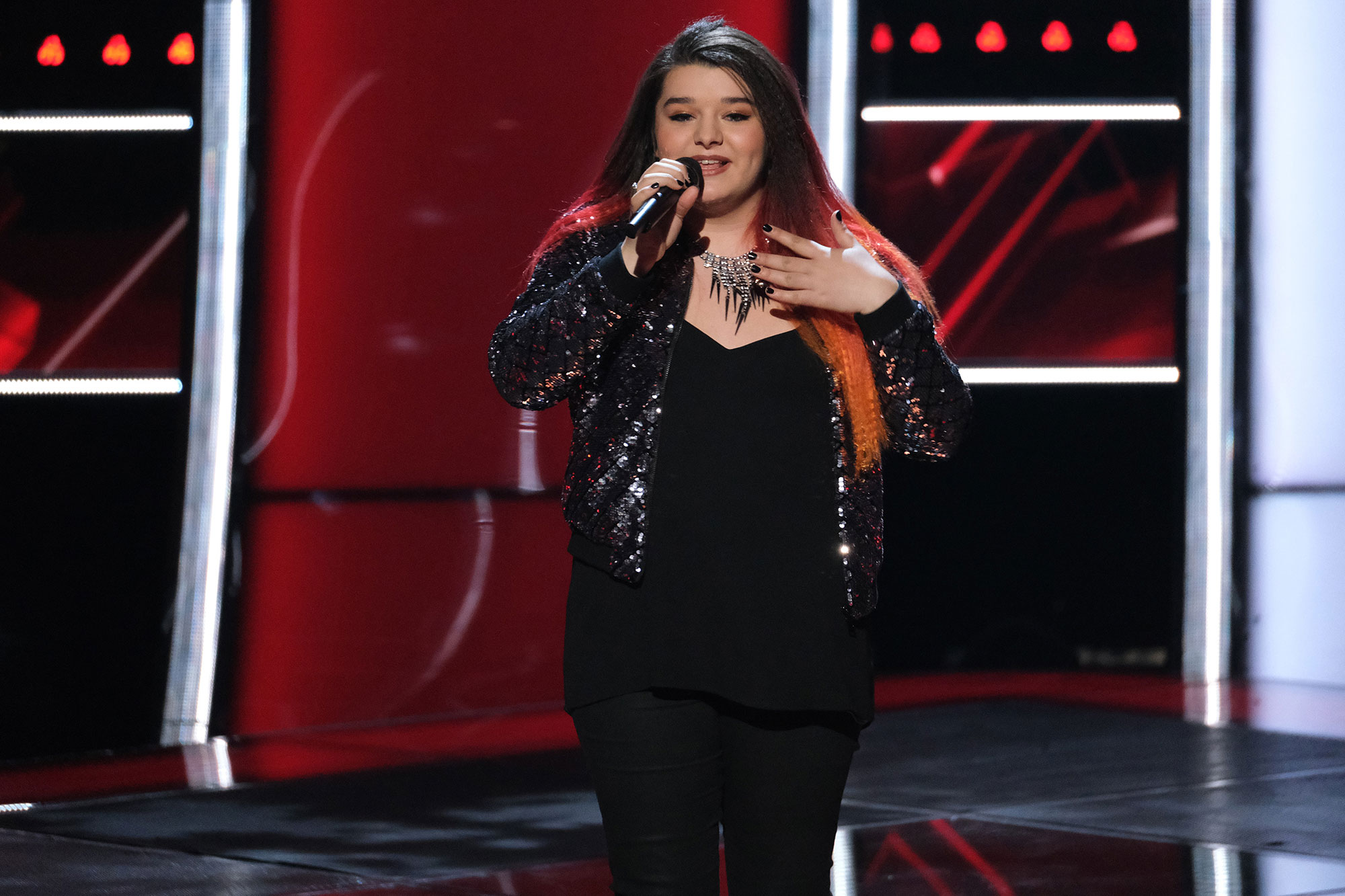 caroline reilly gwen stefani team the voice