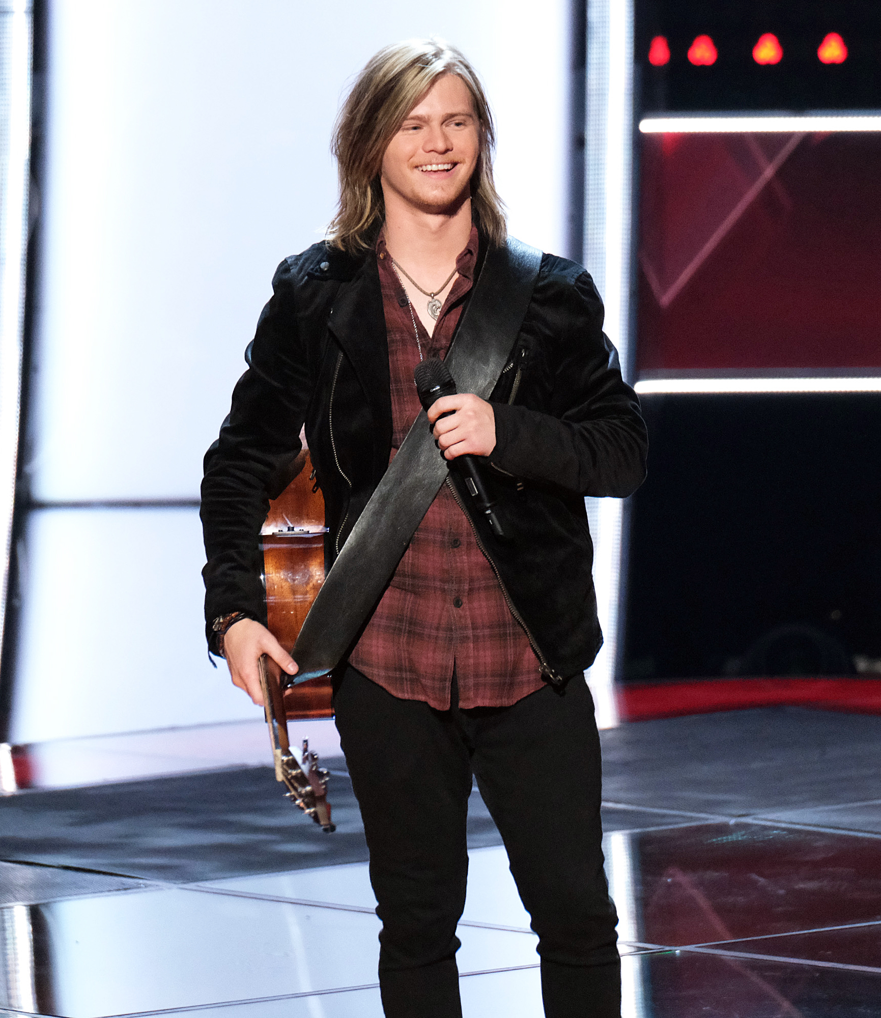 Jake HaldenVang Gwen Stefani Team The Voice Talented Singers