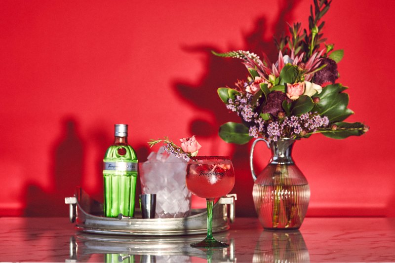 This Instagram Influencer Dresses Up Cocktails With Flowers