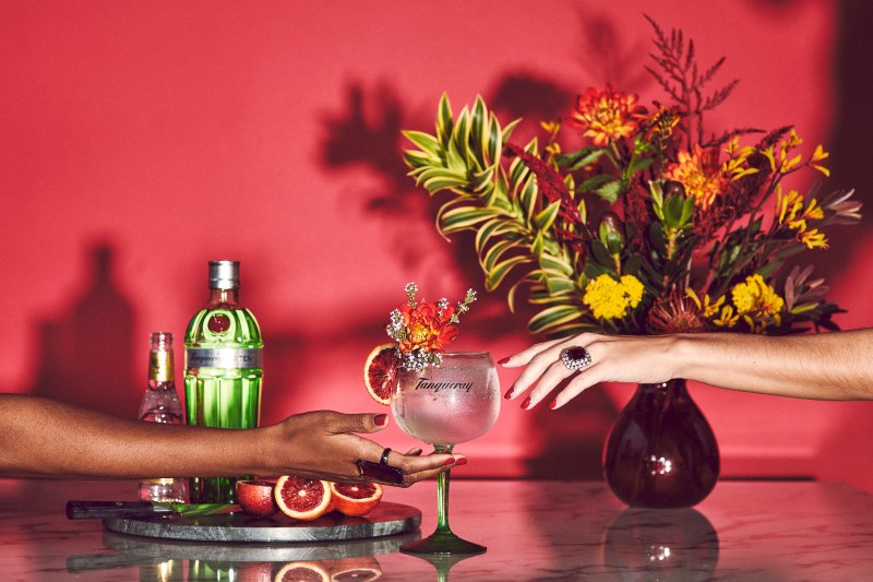 This Instagram Influencer Dresses Up Cocktails With Flowers
