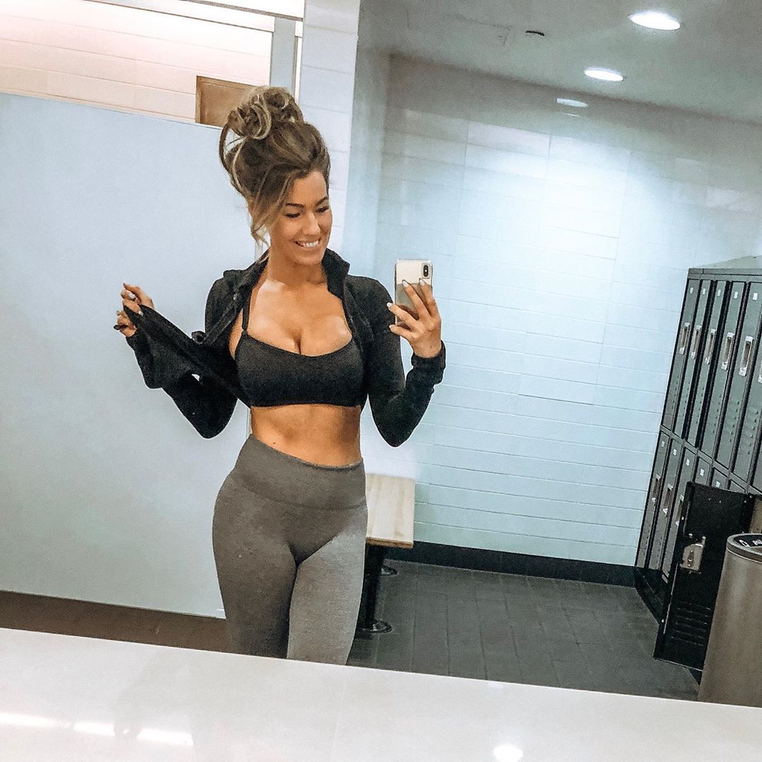 Anna Victoria Best Fitness Influencers to Follow