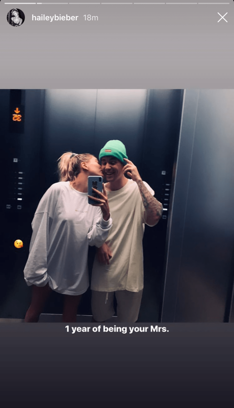 Hailey Baldwin Kissing Justin Bieber's Cheek