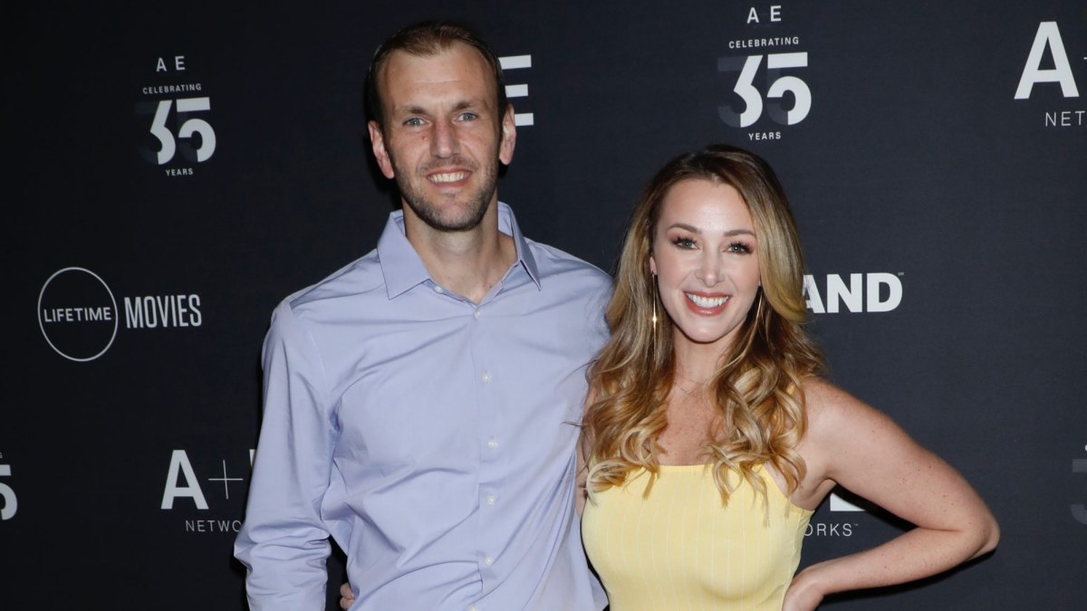 Jamie Otis and Doug Hehner