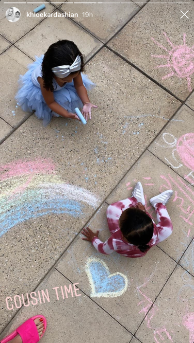 True Thompson and Dream Kardashian Drawing With Chalk