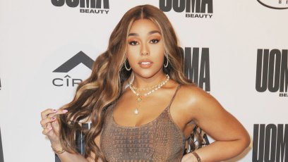 Jordyn Woods Long Blonde Highlights Debuts New Short Bob