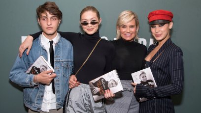 Bella Hadid, Gigi Hadid, Yolanda Hadid, Anwar Hadid