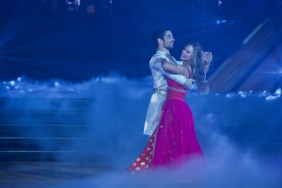 ALAN BERSTEN, HANNAH BROWN Aladdin Dance Dancing With the Stars Disney Night
