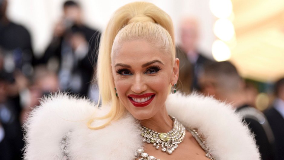 Gwen Stefani Gives Style Advice to Her Team Members on 'The Voice'