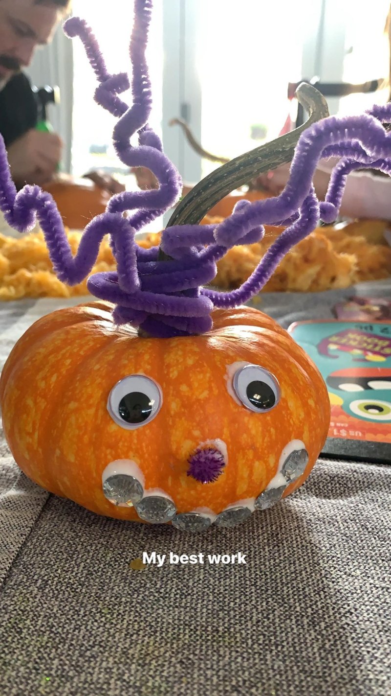 Jenna Dewan Decorates a Pumpkin