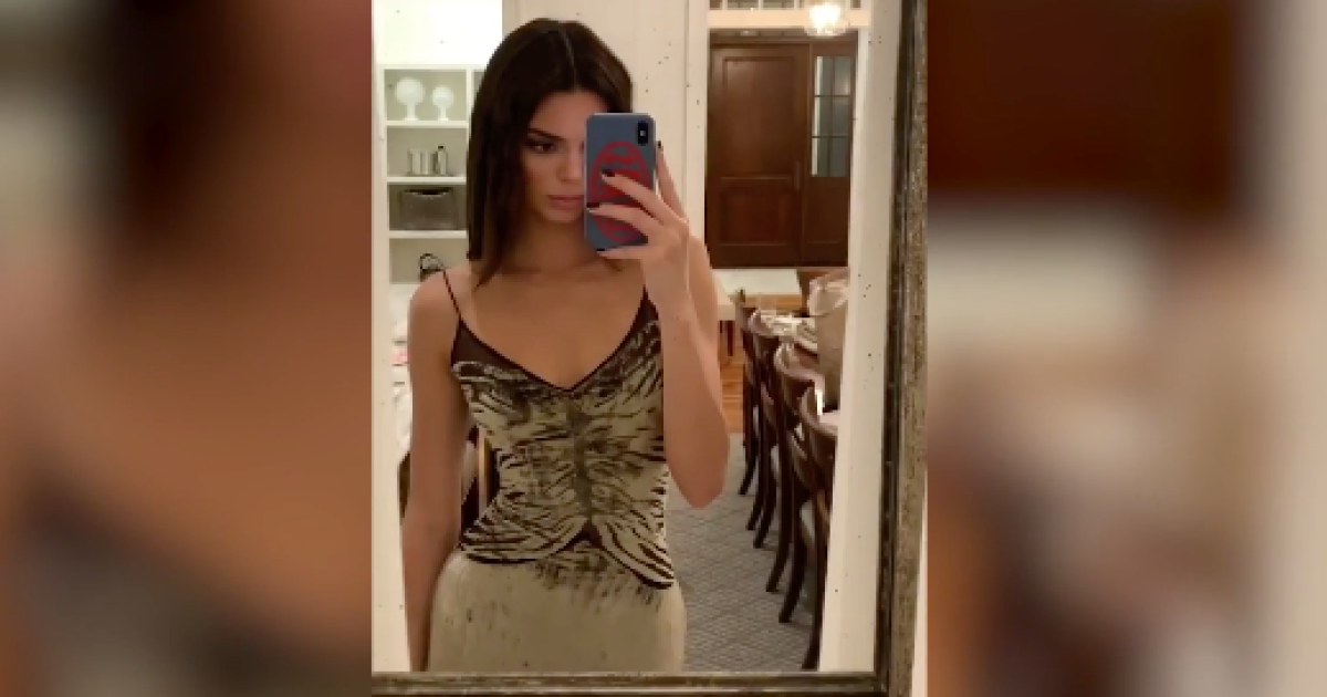 Kendall Jenner Stunned In A Slinky Dress At Justin Biebers