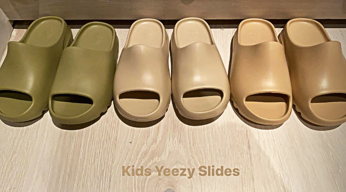 different color yeezy slides