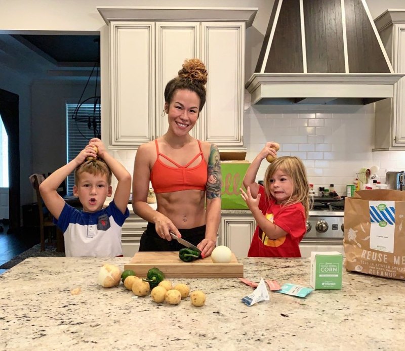 diaryofafitmommyofficial Mom Influencers to Follow