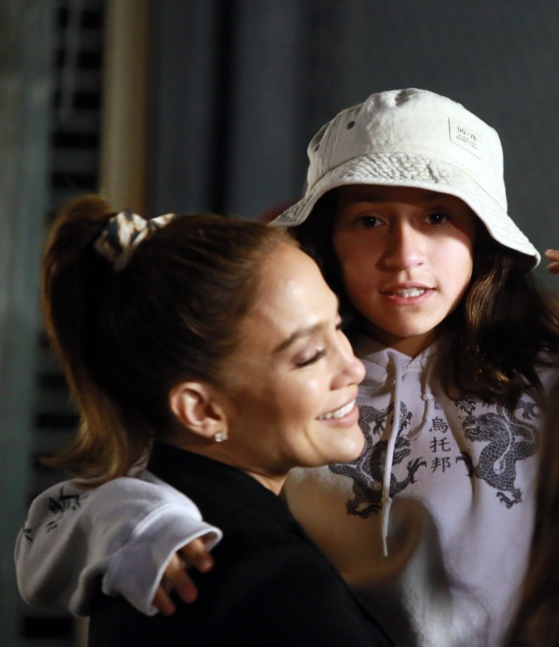 Jennifer Lopez Cuddling Daughter Emme