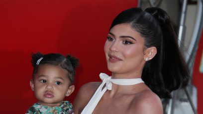 kylie jenner stormi makeup