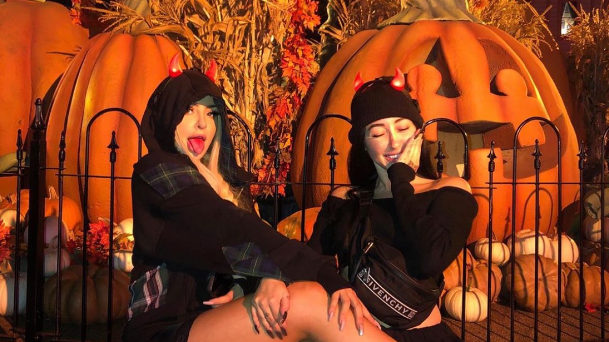 Tana Mongeau and Noah Cyrus at Knott's Berry Farm