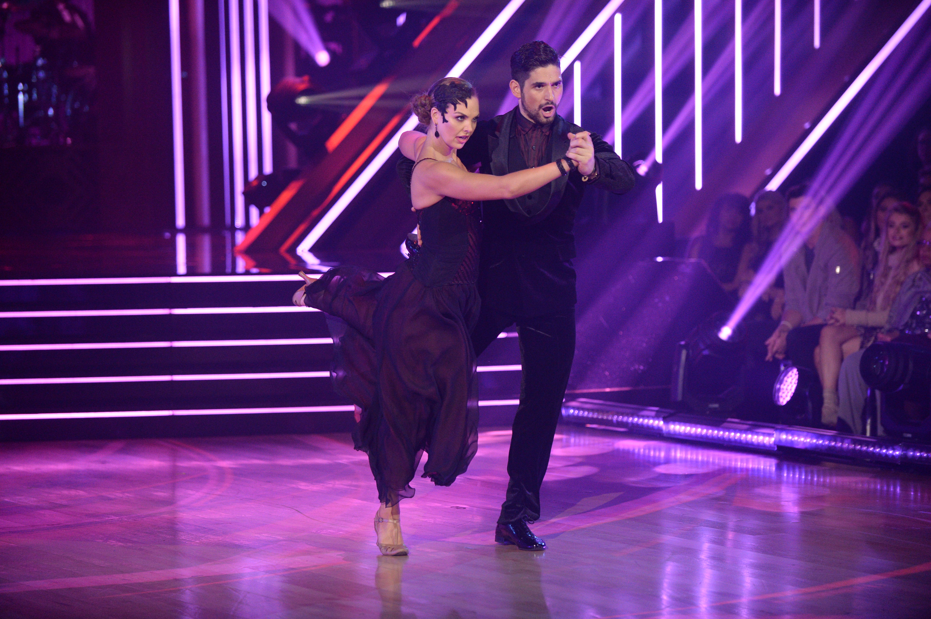 Hannah Brown and Alan Bersten Tease Dance to Selena Gomez During DWTS Semi Finals