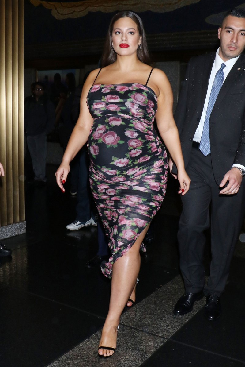 Ashley Graham Baby Bump Moments, Jimmy Fallon December 9