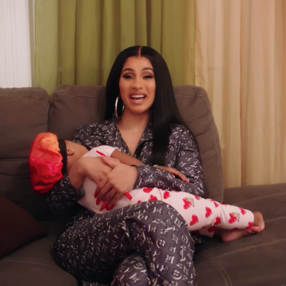 Cardi B 73 Questions with Vogue Holding Her Daughter, Kulture