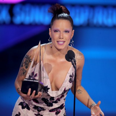 Halsey at the 2019 AMAs