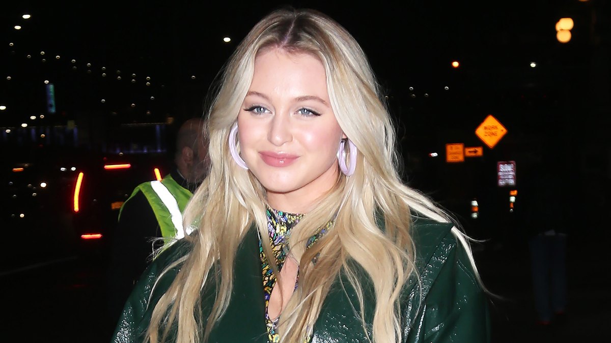 ISKRA LAWRENCE MATERNITY STYLE