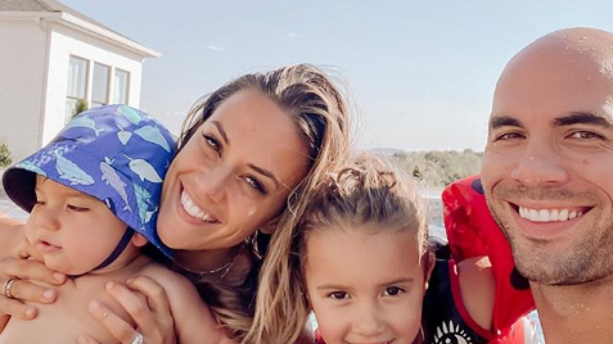 Jana Kramer and her Family