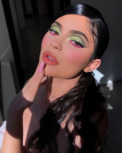 Kylie Jenner Poses For a Selfie Wear Her Kylie Cosmetics Birthday Collection