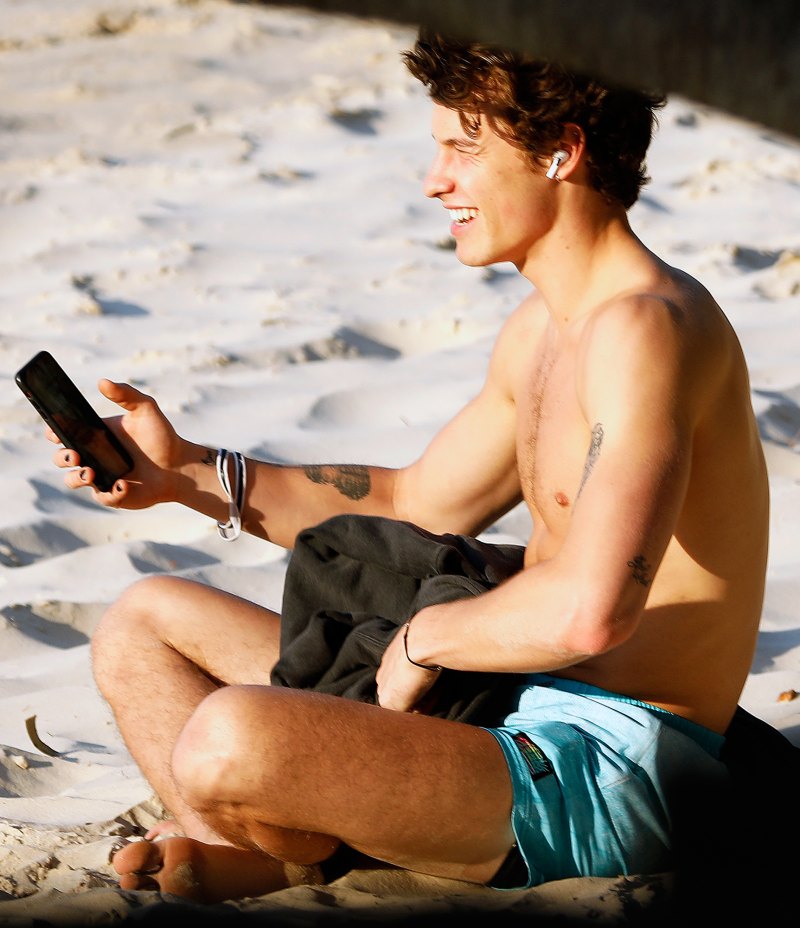 Shawn Mendes Walking Shirtless Australia