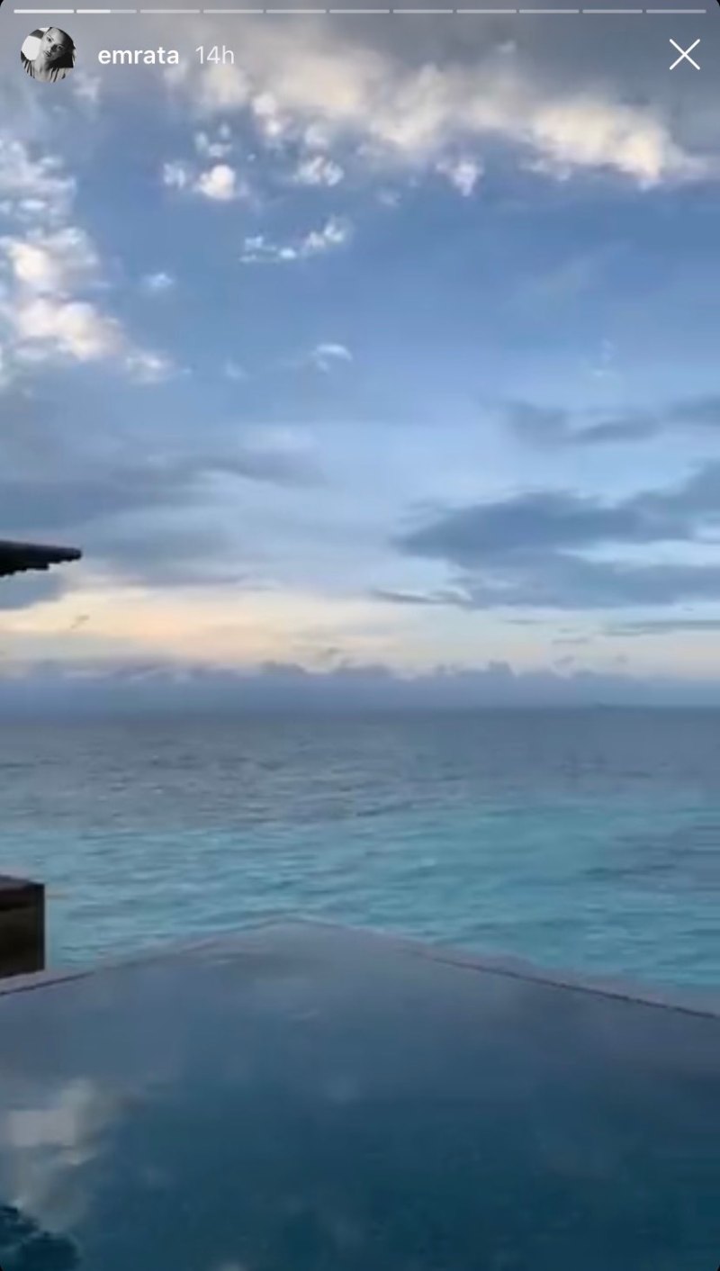 emily-ratajkowski-maldives-vacation