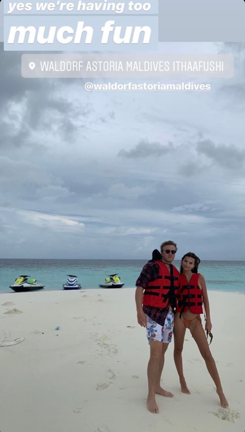 emily-ratajkowski-maldives-vacation