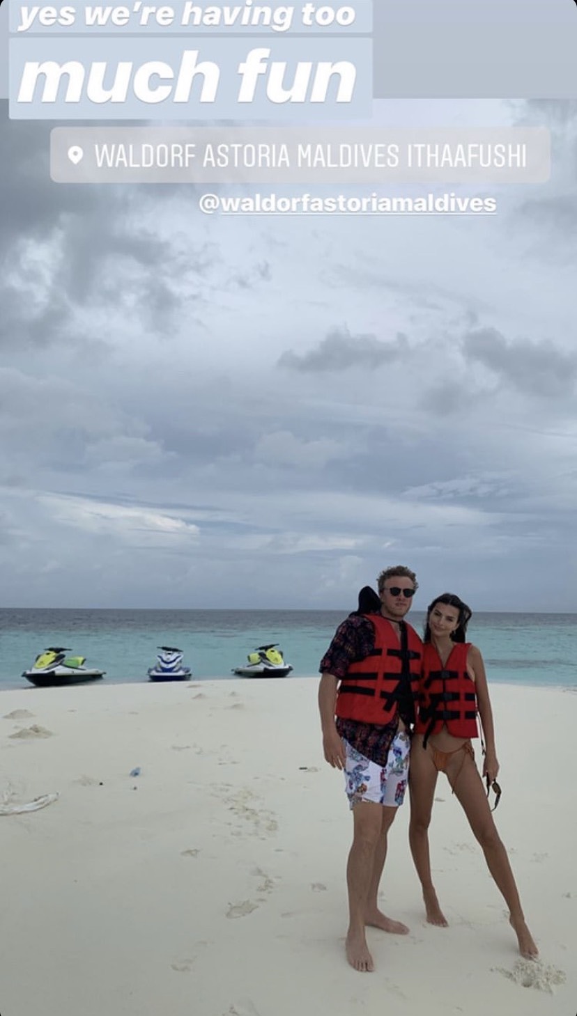 emily-ratajkowski-maldives-vacation
