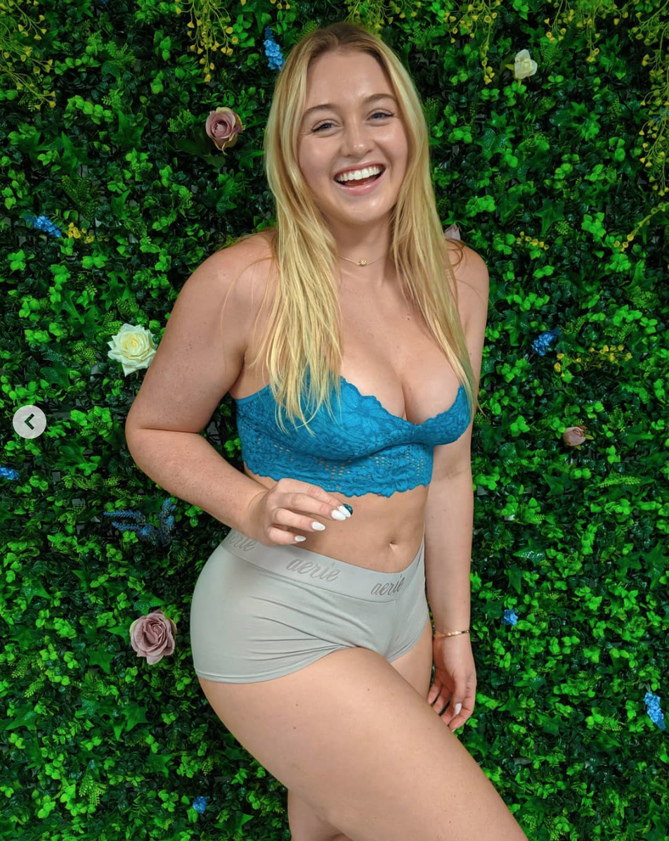 Iskra Lawrence Goes Nude to Reveal Her Baby Bump on Instagram