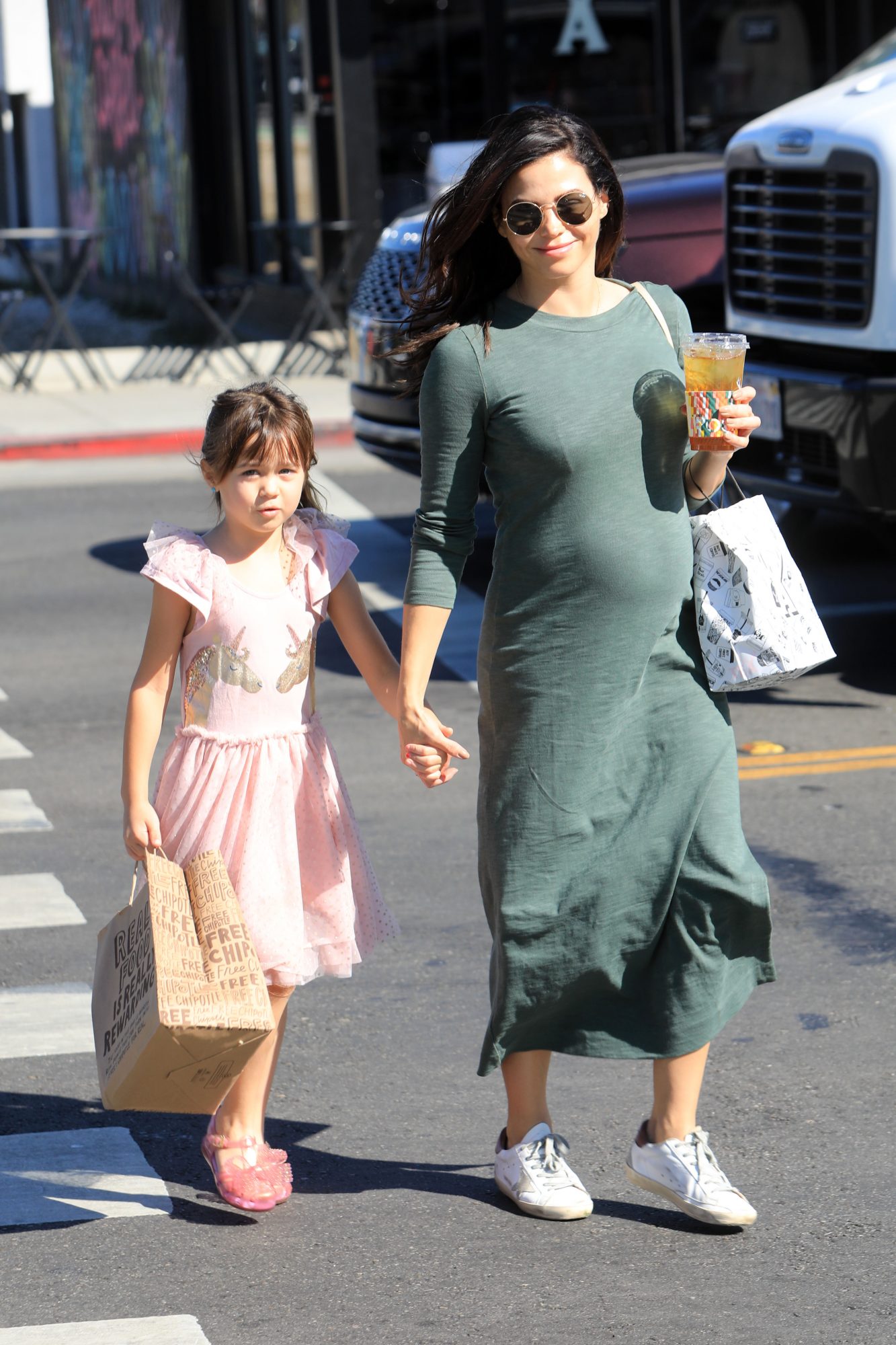 Jenna Dewan and Daughter Everly Have a Lunch Date