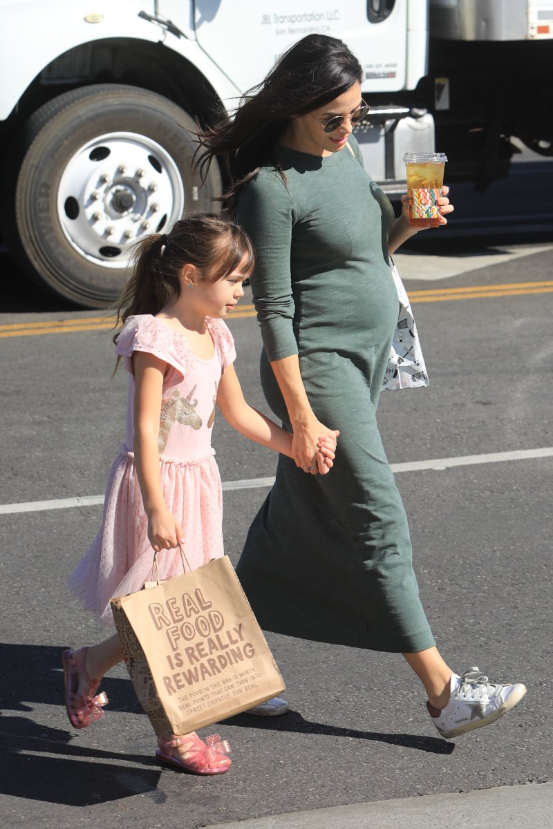 Jenna Dewan and Daughter Everly Have a Lunch Date