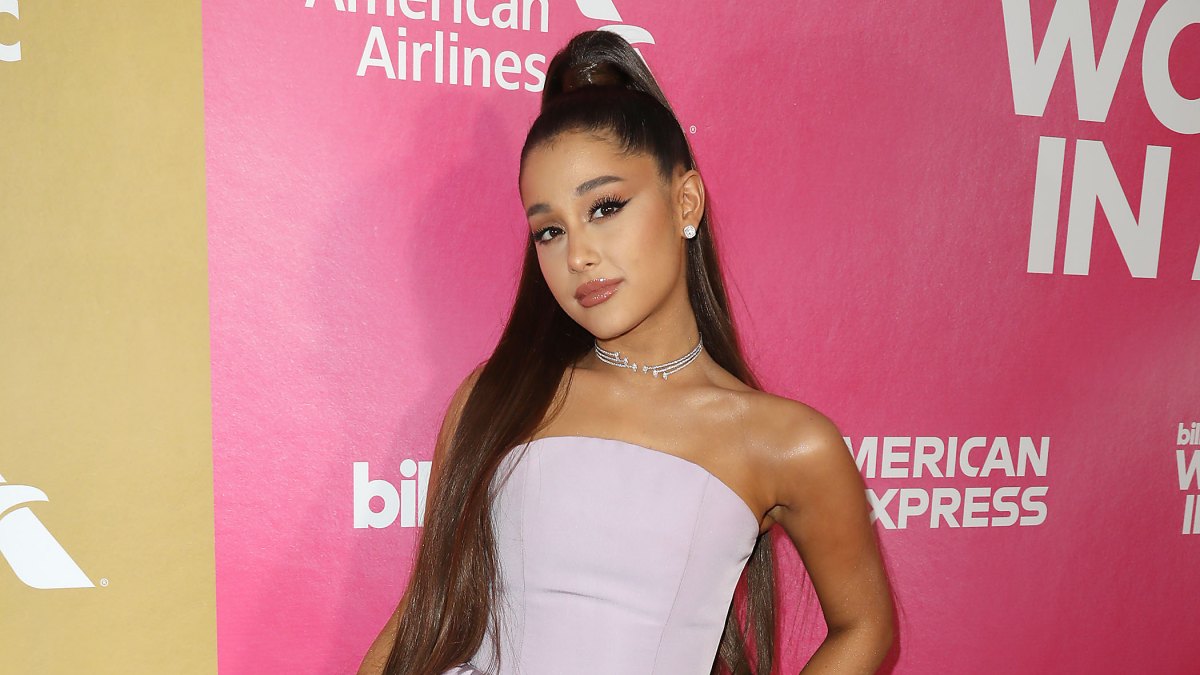 Ariana Grande Spends Thanksgiving With Mom and Estranged Dad Edward Butera for the First Time in 18 Years