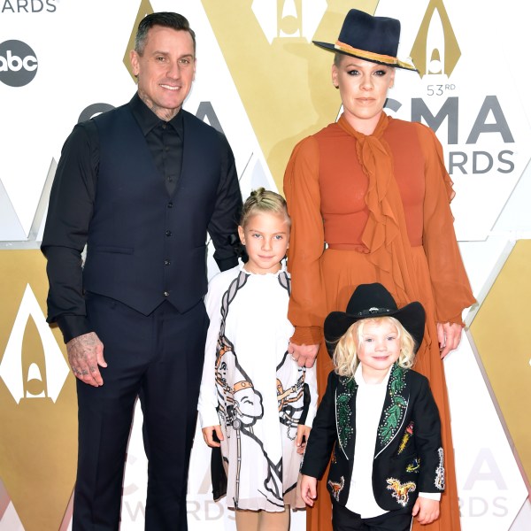 Carey Hart Latest News Life And Style