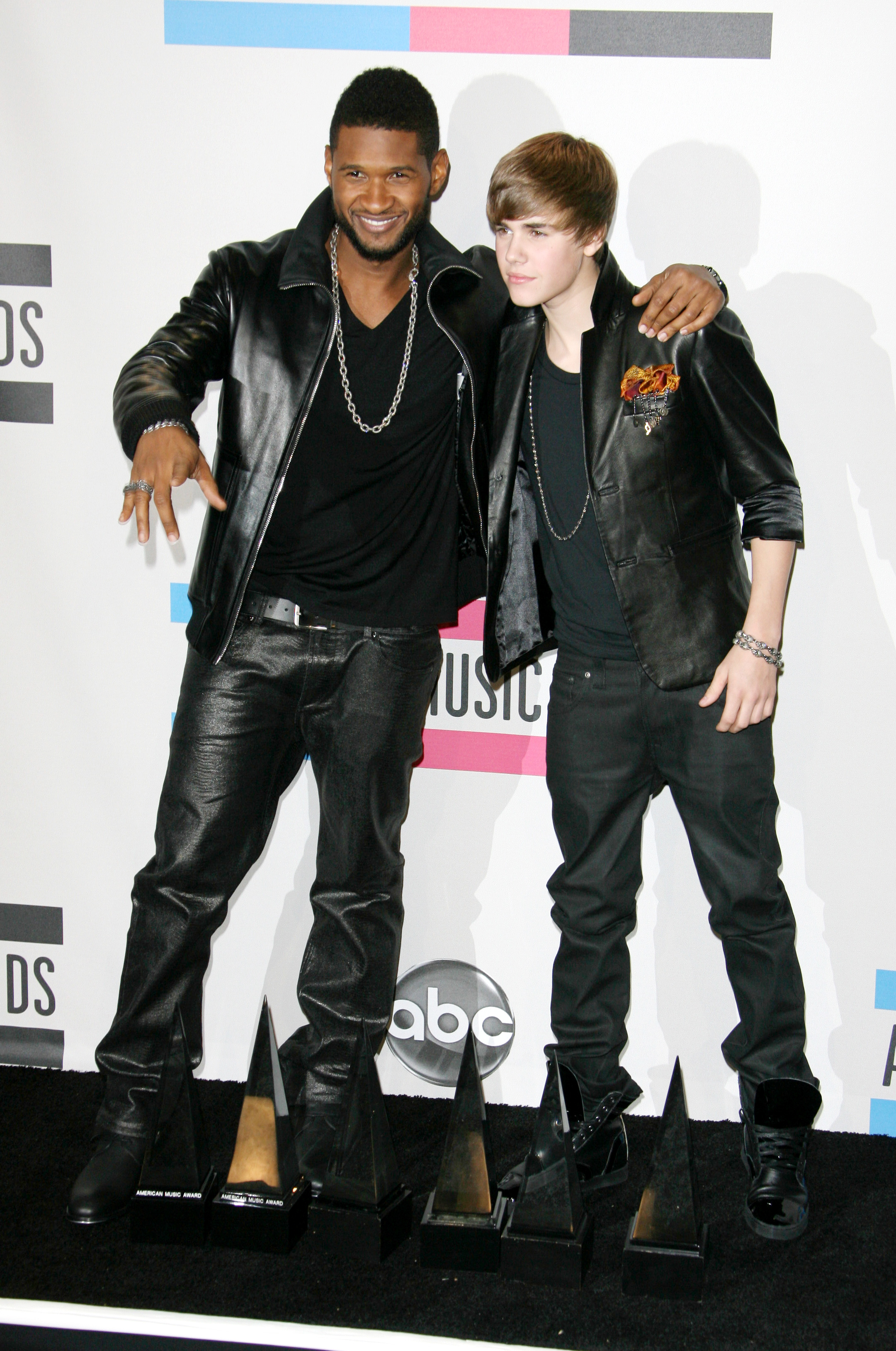 Justin Bieber and Usher 2010 American Music Awards press room, Los Angeles, America - 21 Nov 2010