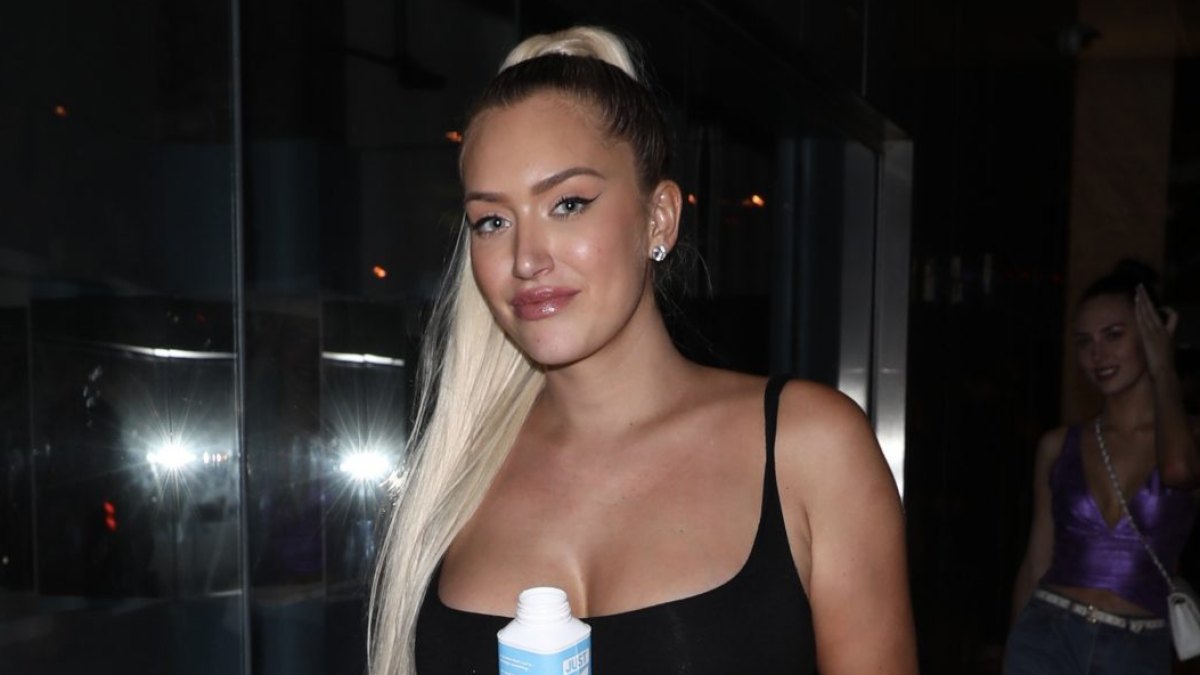 Anastasia Karanikolaou at Bootsy Bellows
