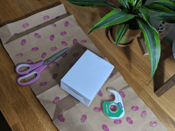 How to wrap presents