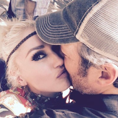 Blake Shelton Kissing Gwen Stefani