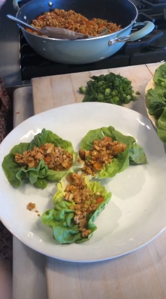 Chrissy-Teigen-chicken-lettuce-wraps