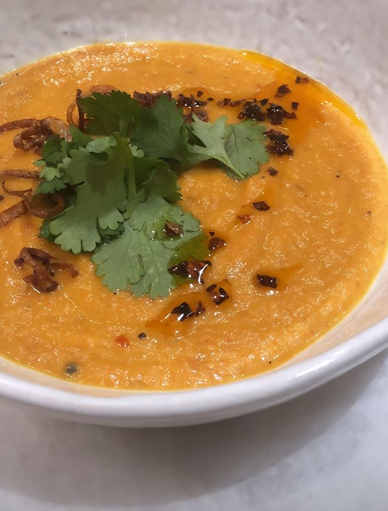 hrissy-Teigen-sweet-carrot-soup